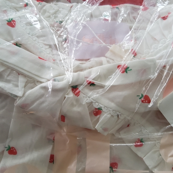 Selkie La Fraise Cake Shop Dress W/Shrug - Picture 12 of 16